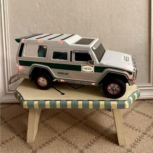 Hess Sport Utilty Vehicle 2004